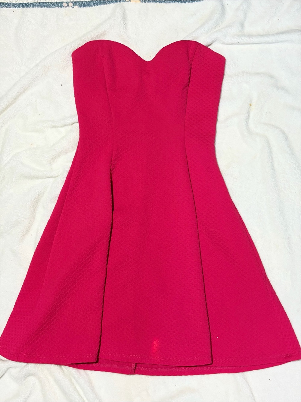 Strapless Sweetheart Mini Dress in Fuchsia